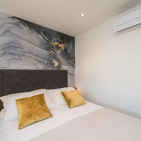 Lejlighed Sky Luxury Penthouse *