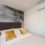 דירה Sky Luxury Penthouse *