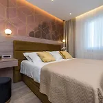 Sky Luxury Penthouse דירה זאדאר
