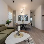 Sky Luxury Penthouse דירה *