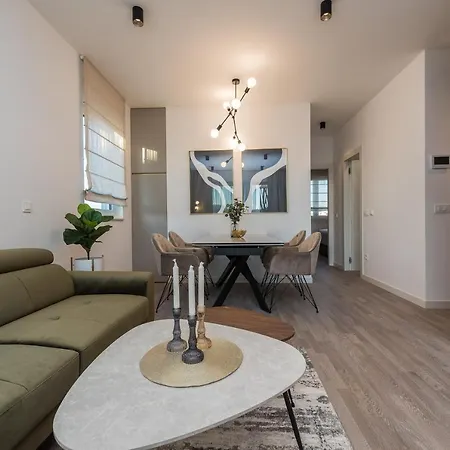 Sky Luxury Penthouse Apartment *